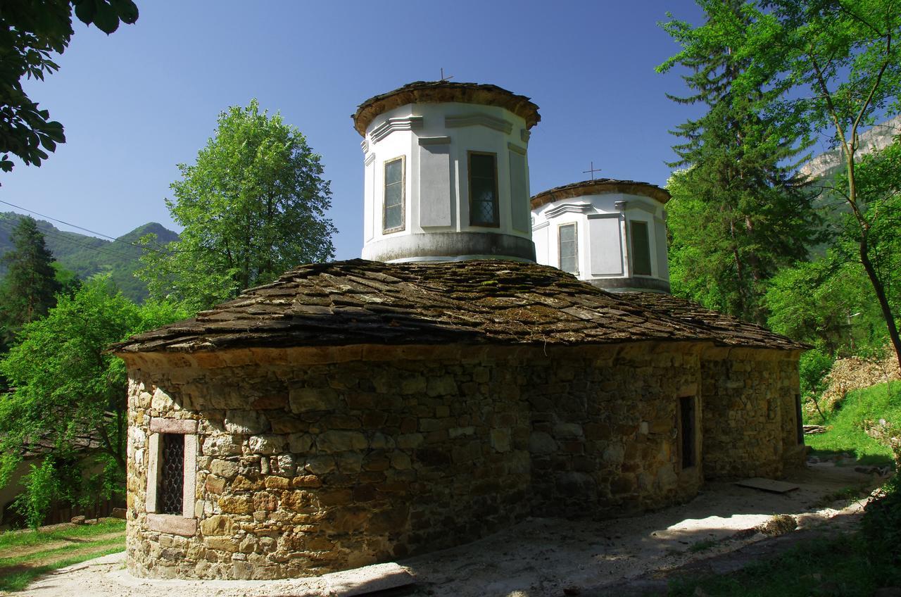 Семеен Хотел Вит Teteven Exterior photo
